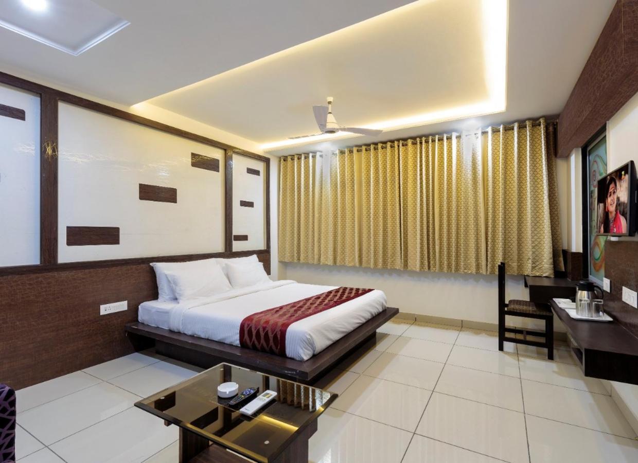 Hotel Radiant Kolhapur Esterno foto